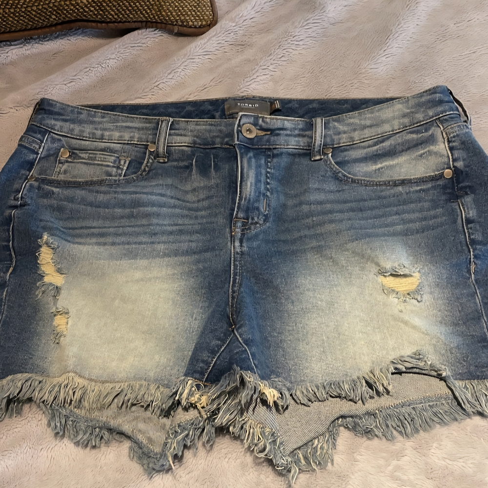 Vigoss Women's Frayed Hem Jean Shorts - Blue